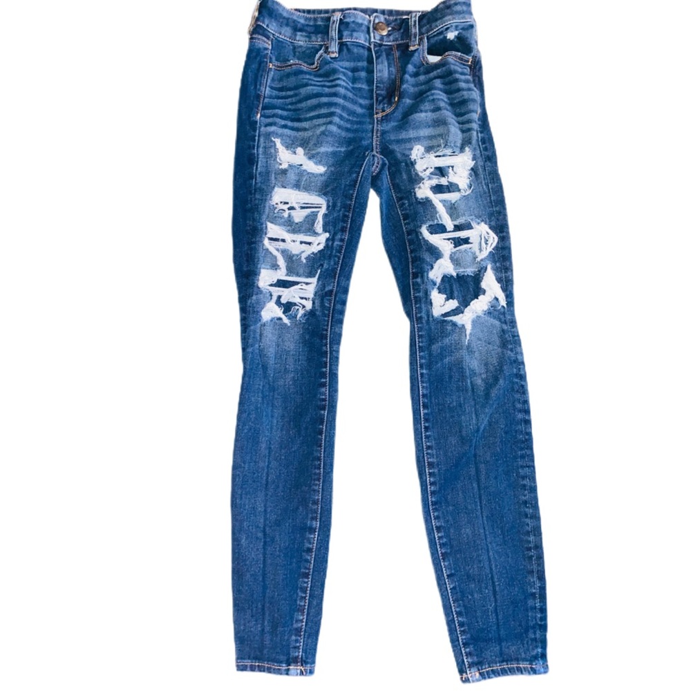 Distressed skinny jeans